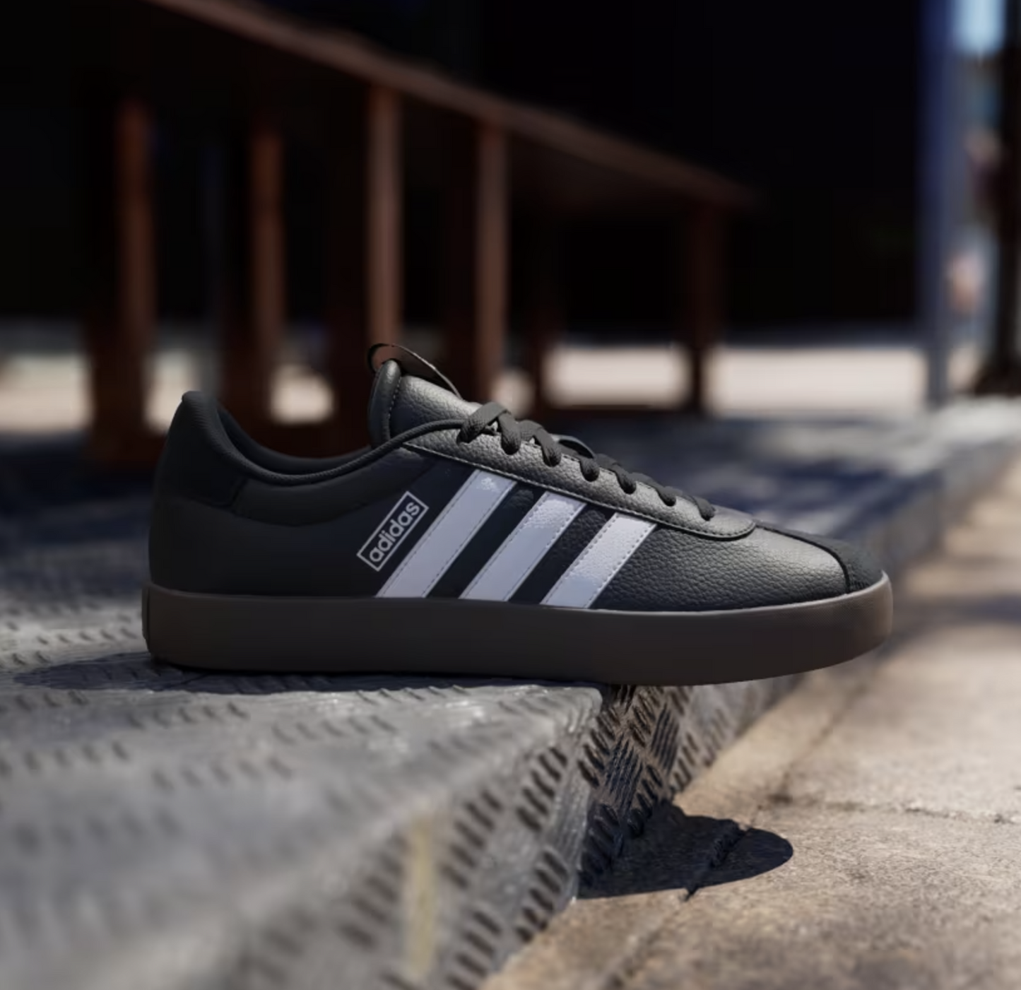 ADIDAS VL COURT 3.0 - Core Black / Cloud White / Gum