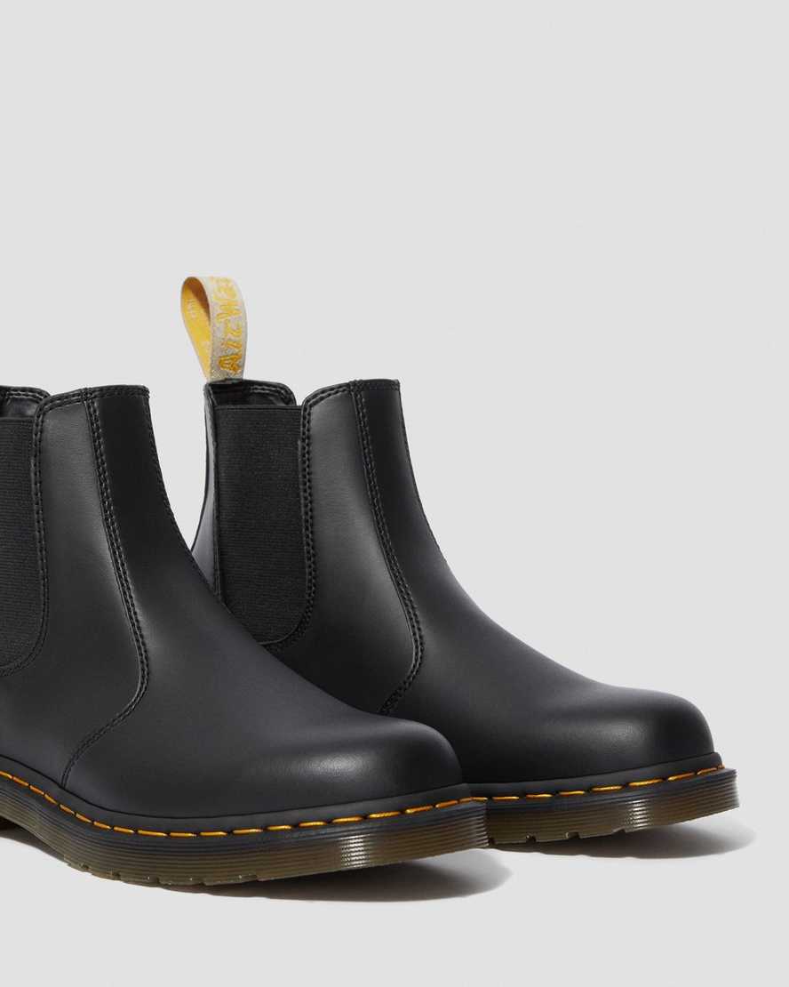 DR MARTEN VEGAN 2976 CHELSEA BOOTS - BLACK FELIX RUB OFF