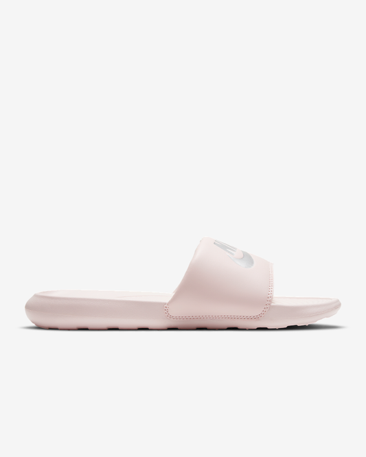 NIKE WOMENS VICTORI ONE SLIDE - Barely Rose/Barely Rose/Metallic Silver